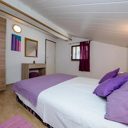 Apartamento Korina 2866 Kampor