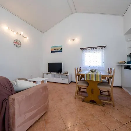 Apartments Korina 2866 Kampor