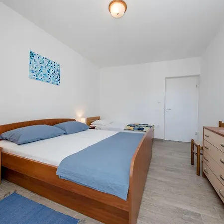 Apartments Korina 2866 Apartman Kampor