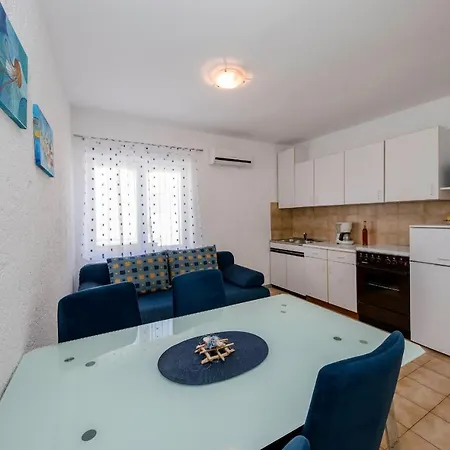 Apartman Apartments Korina 2866